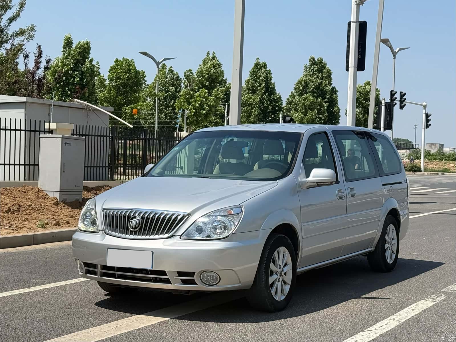 Buick GL8, 2016 1
