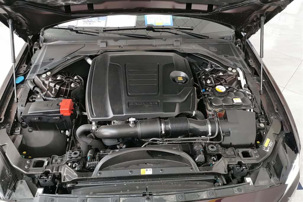 Land Rover XEL, 2021 10