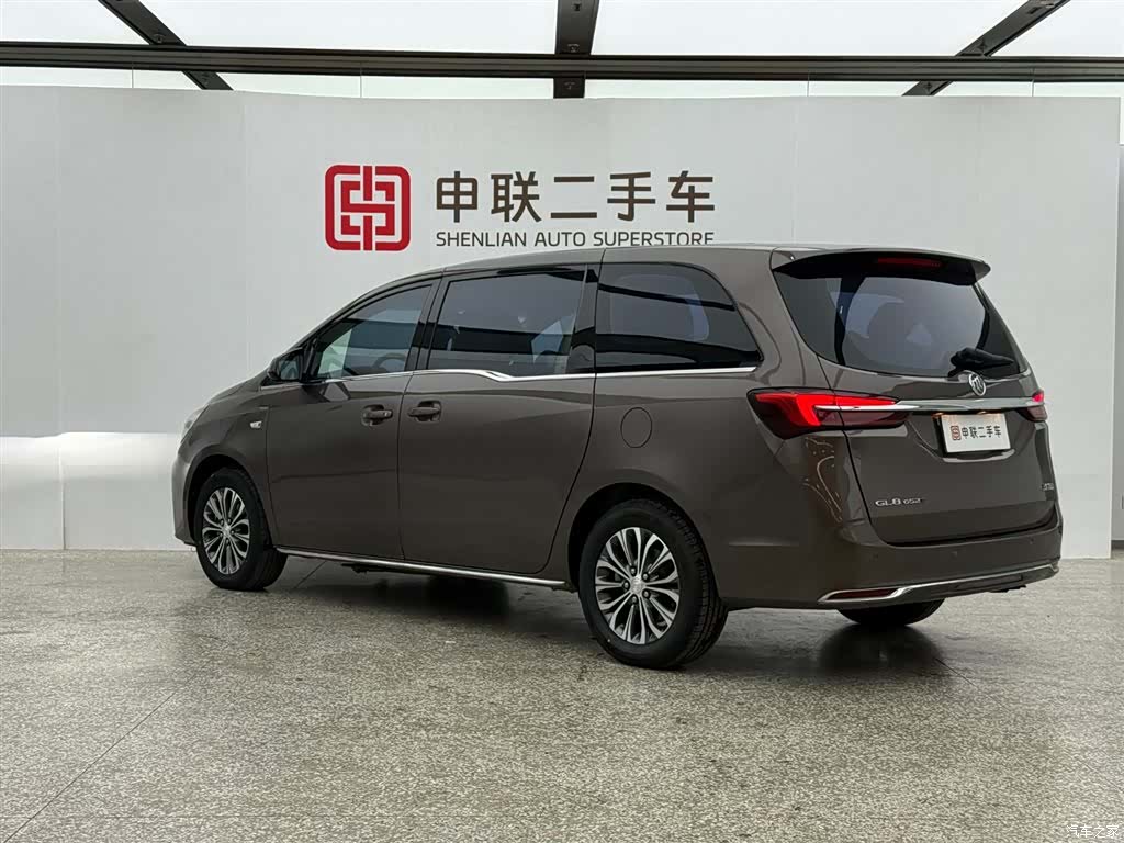 Buick GL8, 2022 3
