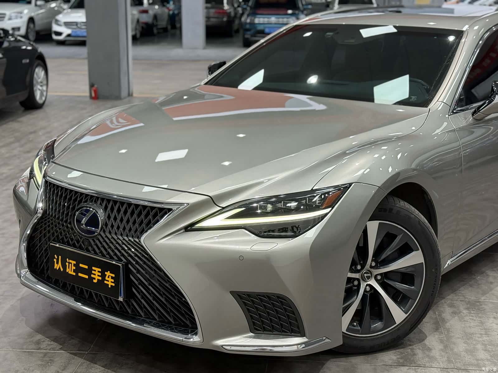 Lexus LS, 2022 15