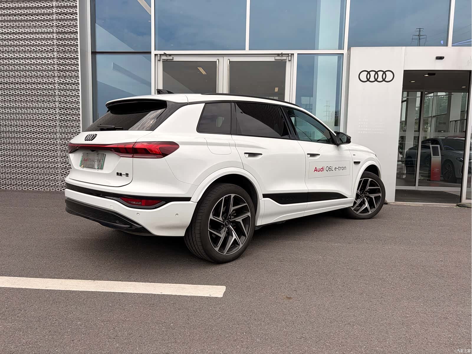 Audi e-tron, 2025 4