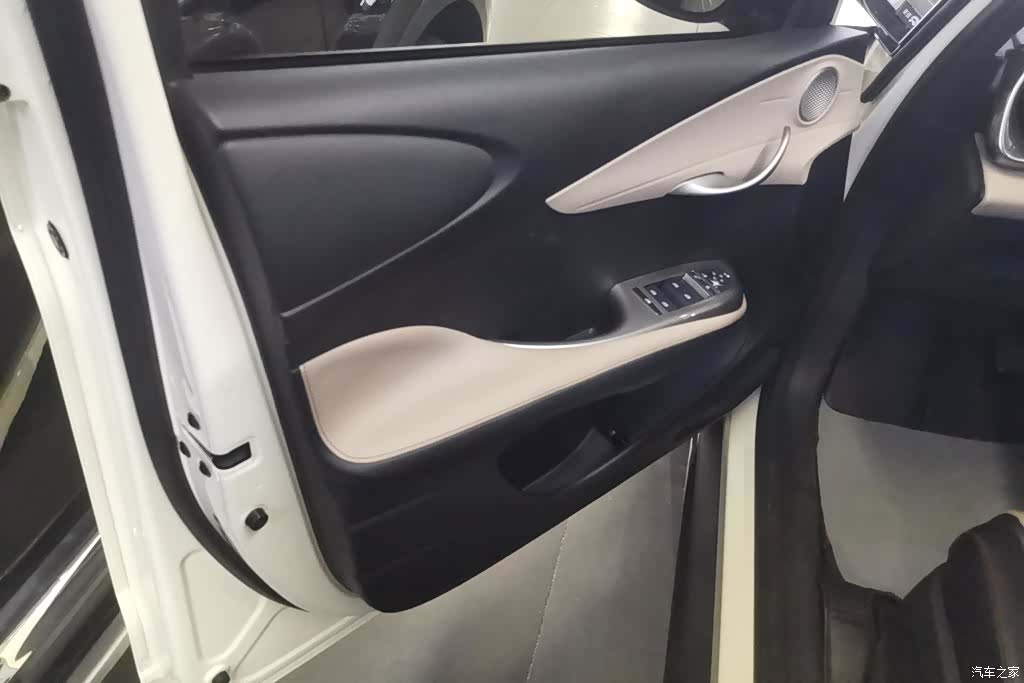 BYD Dolphin, 2023 7