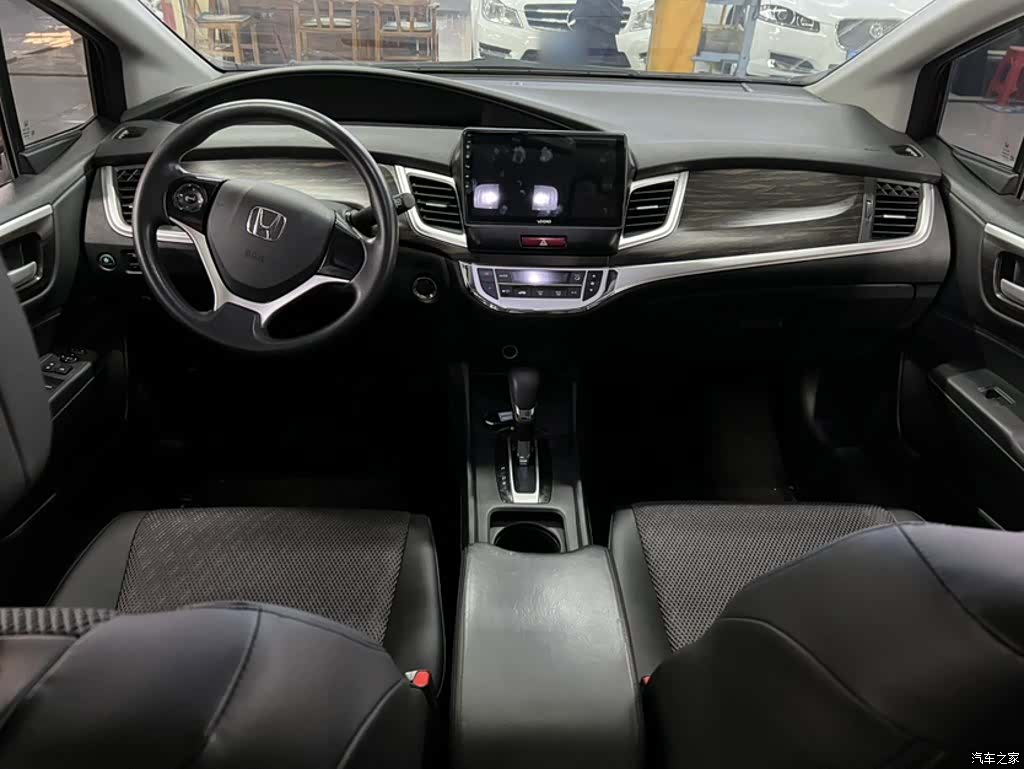 Honda Jade, 2017 25