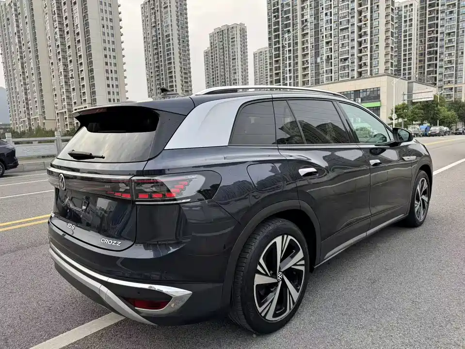 Volkswagen ID.6 CROZZ