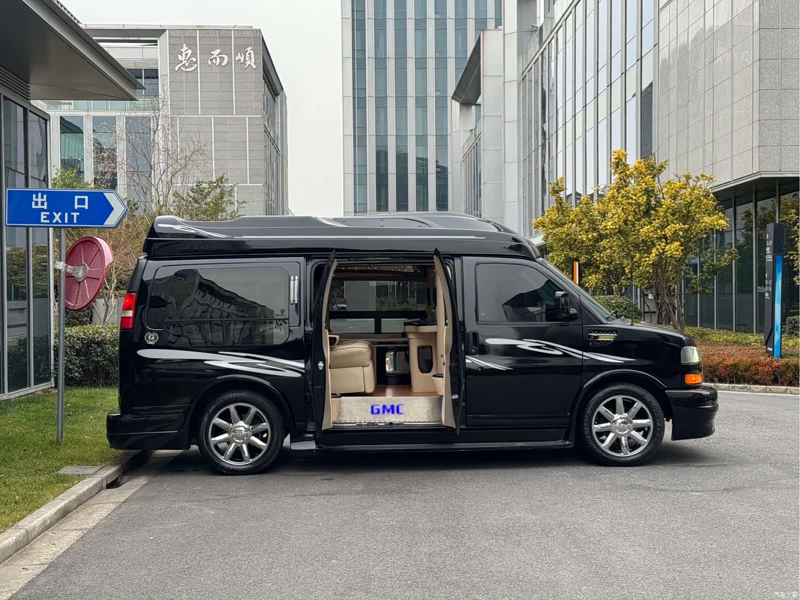 GMC SAVANA, 2011 9