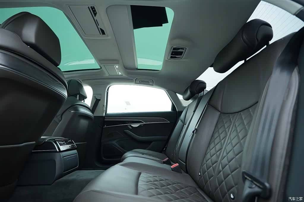 Audi A8L, 2021 21