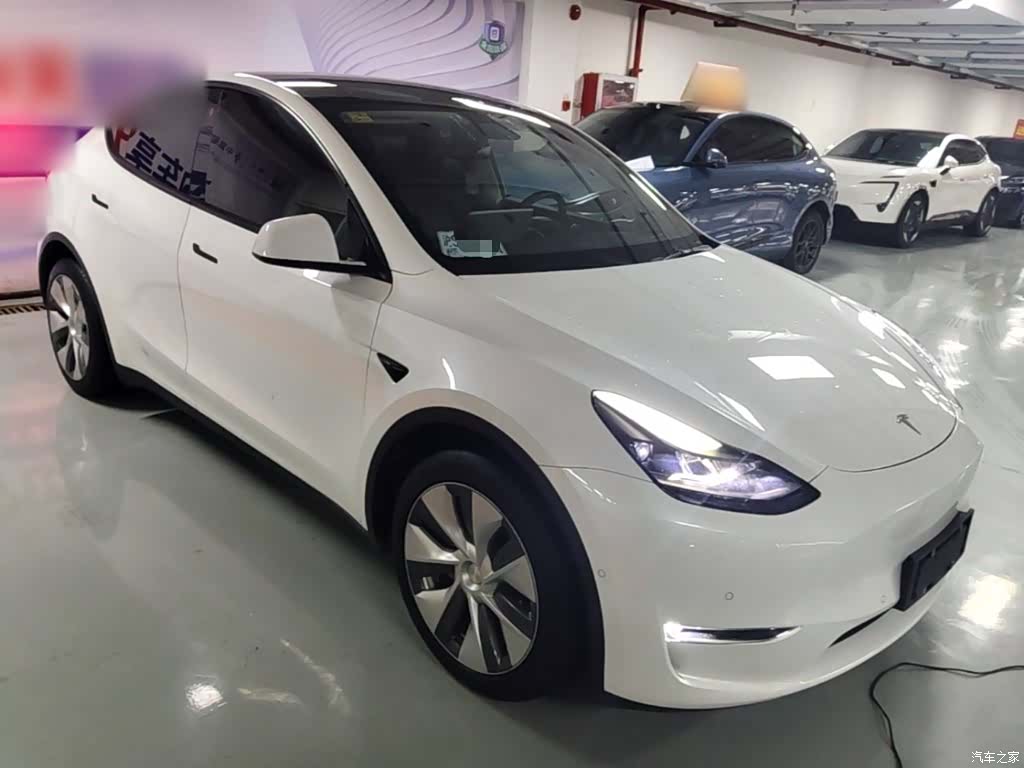 Tesla Model Y, 2021 4