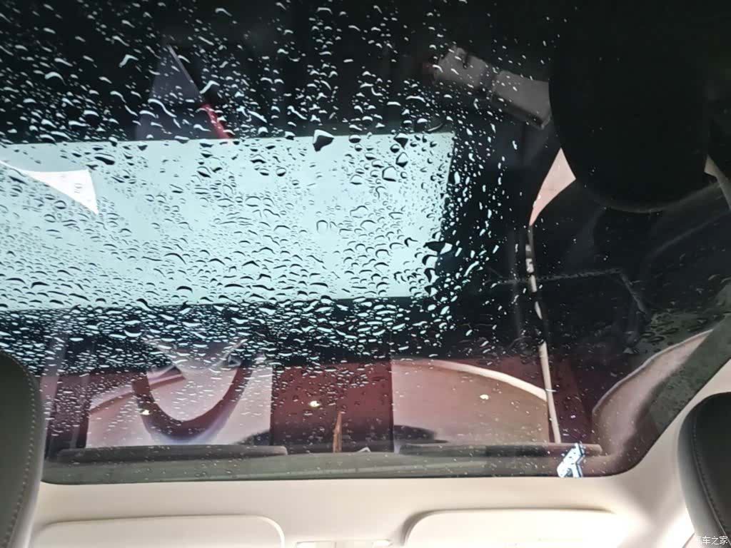 Tesla Model Y, 2023 18