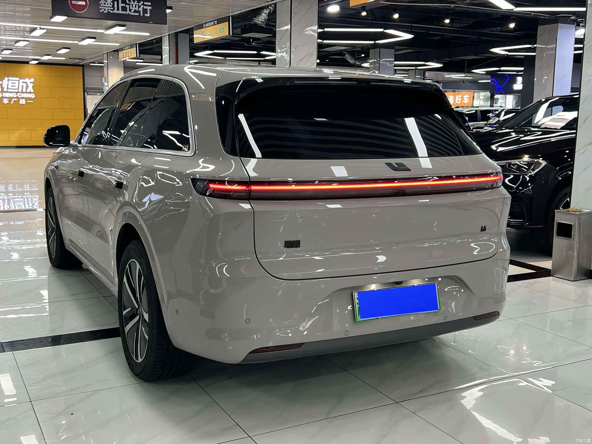 Li Auto L6, 2024 7
