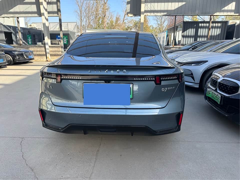 Lynk & Co 07 EM-P