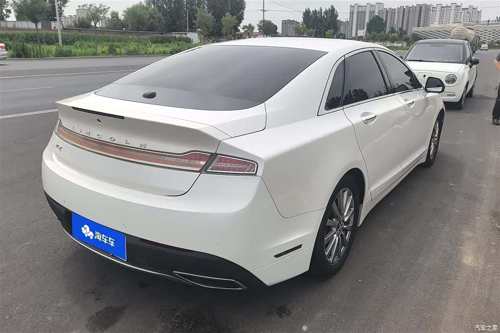 Lincoln MKZ, 2020 3