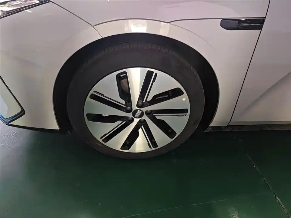 Geely Galaxy Galaxy E8