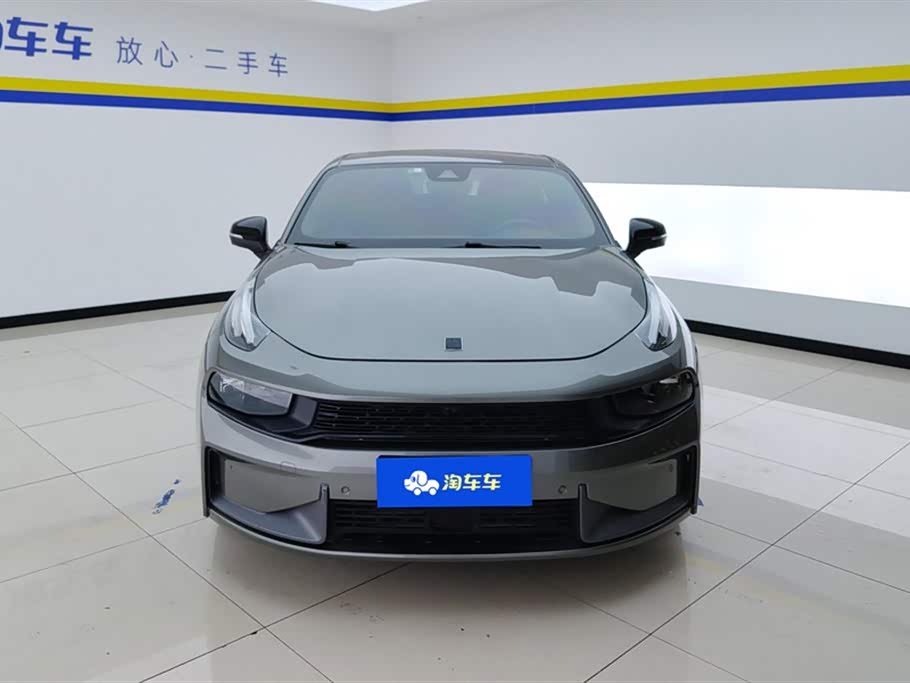 Lynk & Co 03
