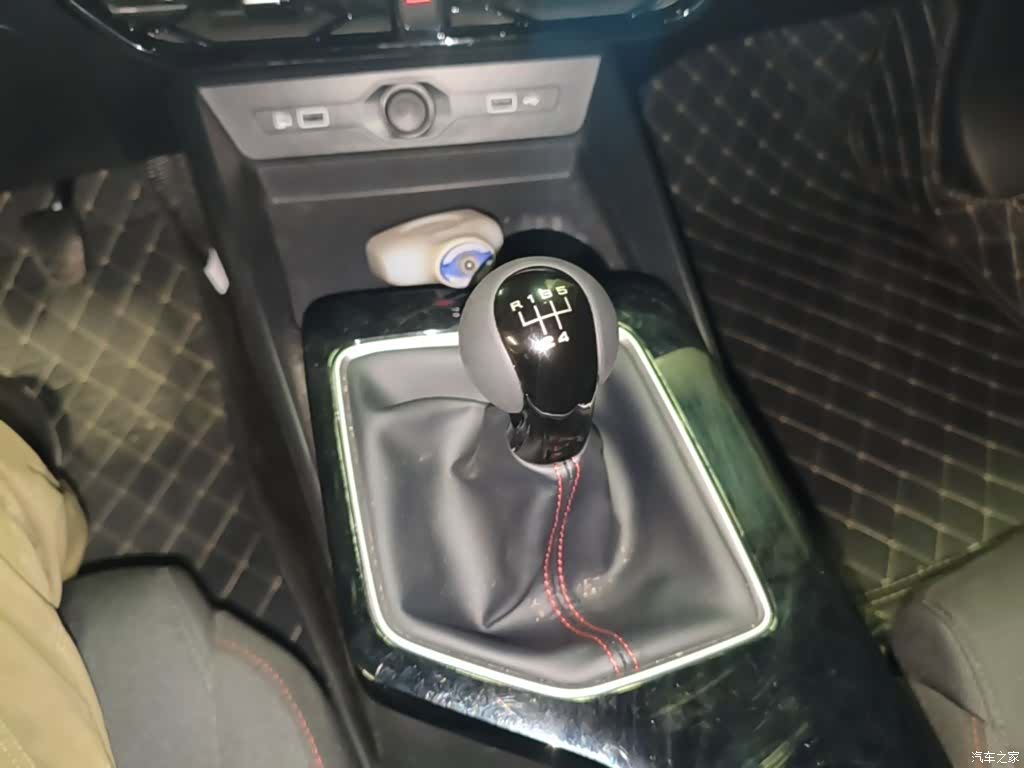 MG MG5, 2025 7