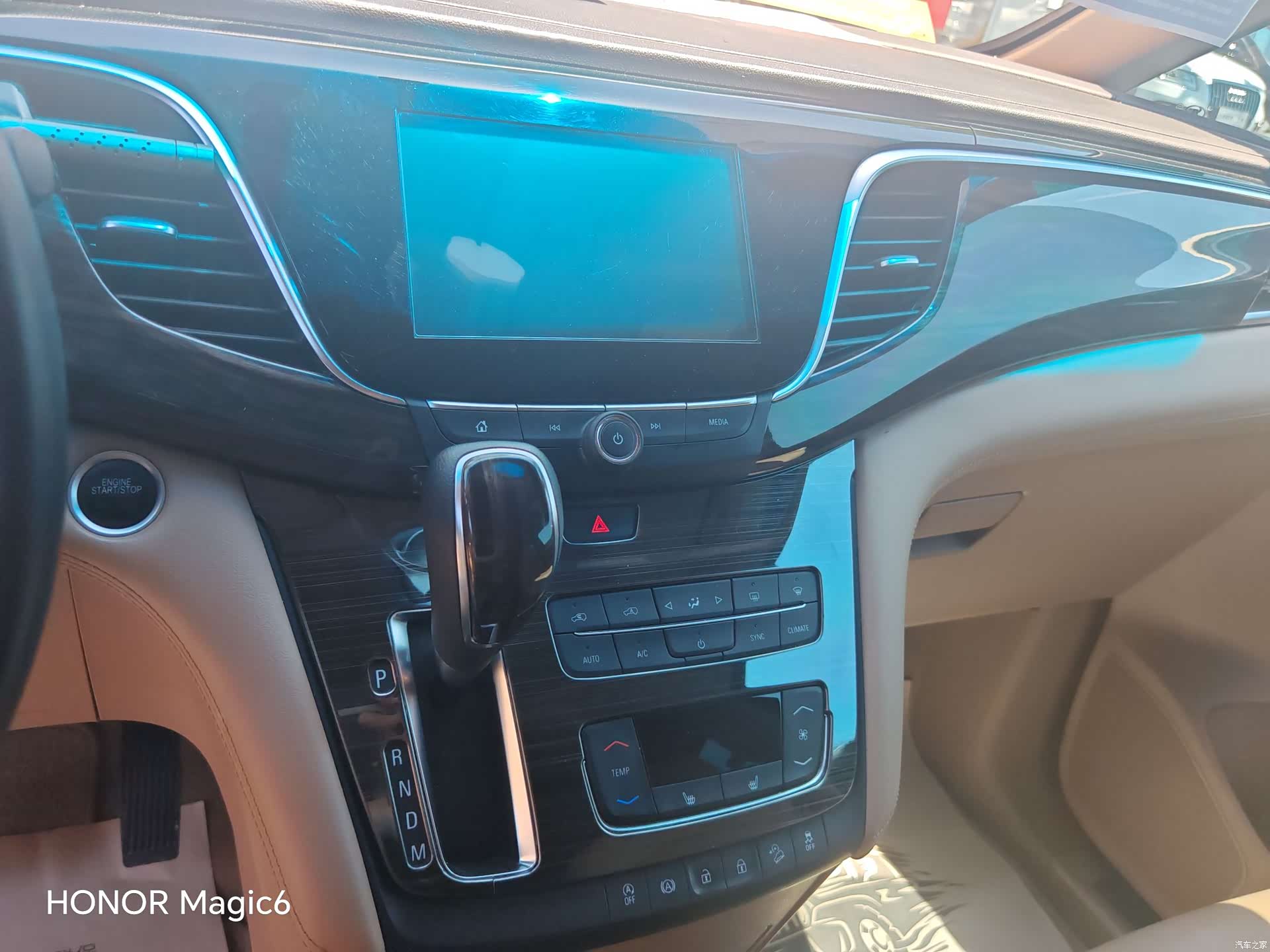 Buick GL8, 2017 13