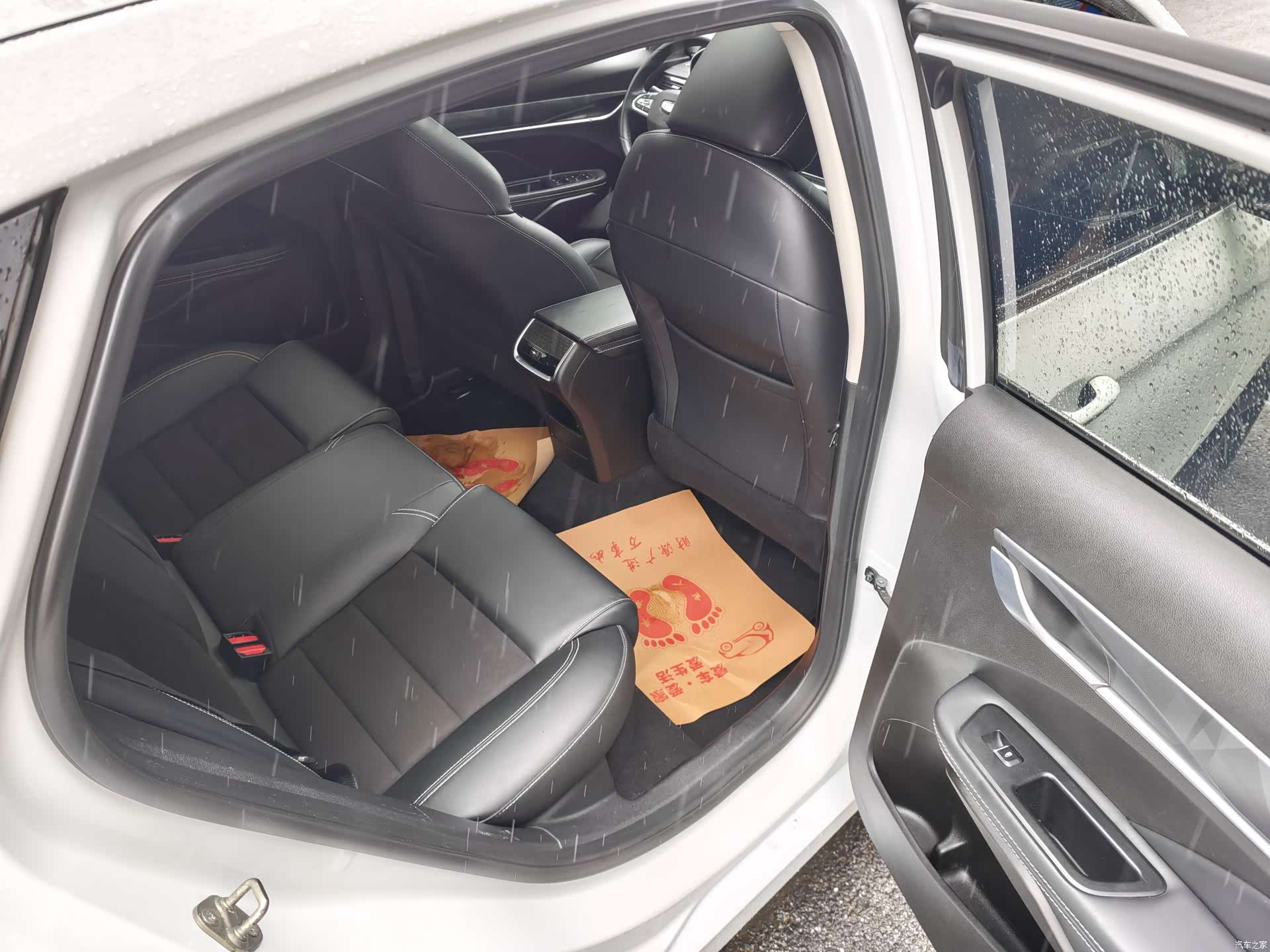 Geely Binray, 2021 12