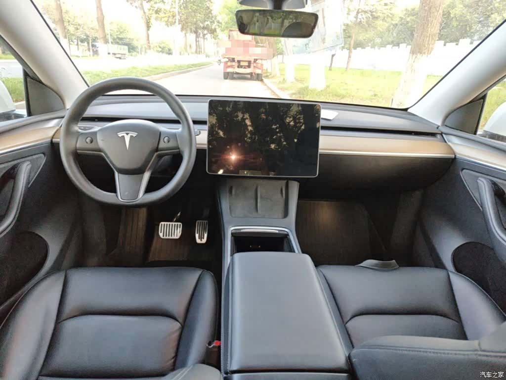Tesla Model Y, 2022 10