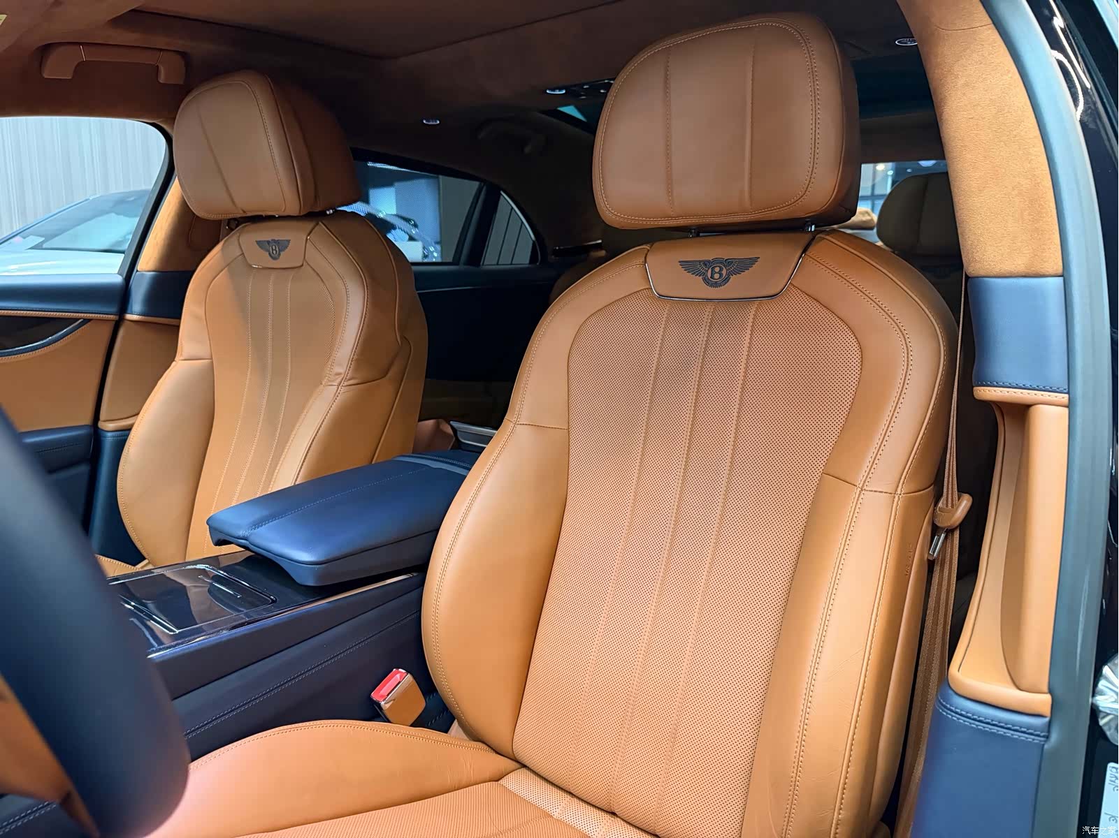 Bentley Flying Spur, 2021 14