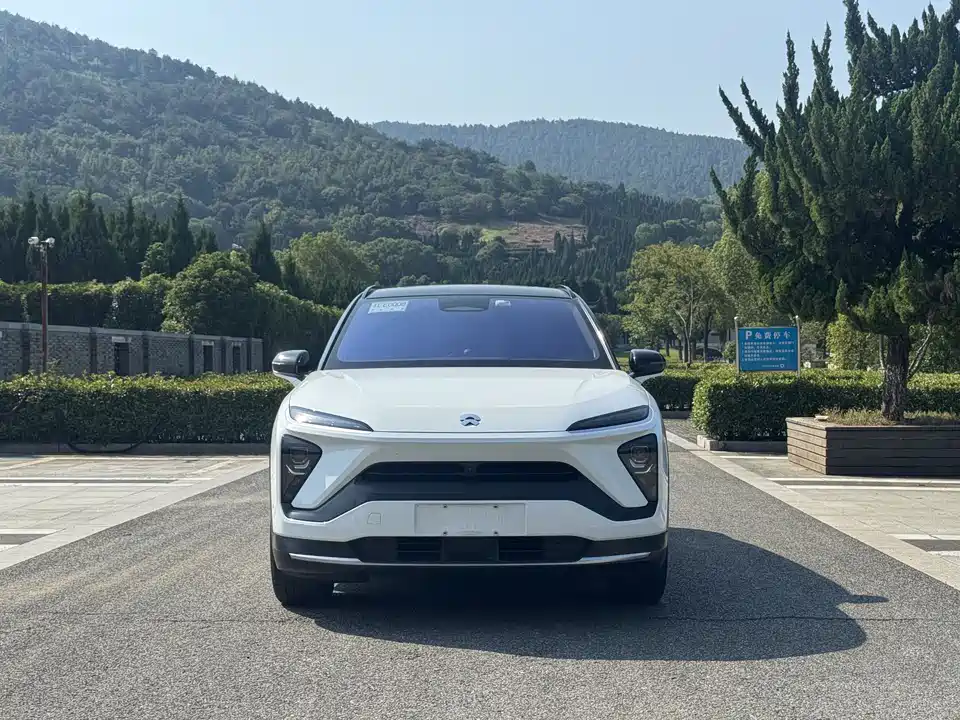 NIO ES6