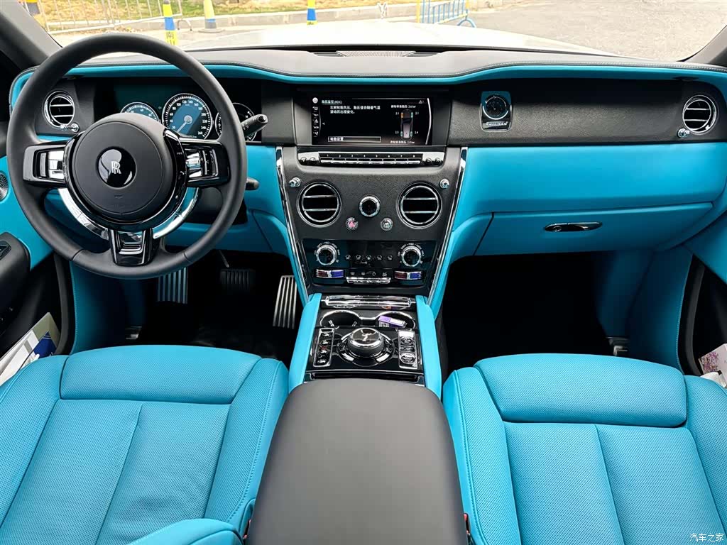 Rolls-Royce Cullinan, 2022 6