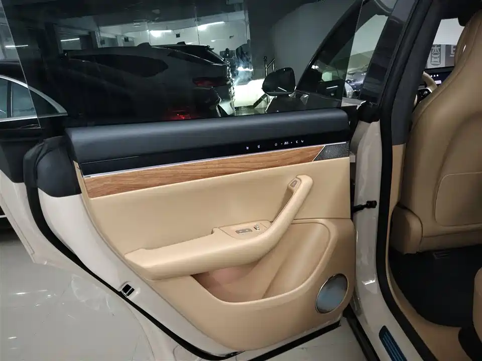 HarmonyOS Wisdom World R7