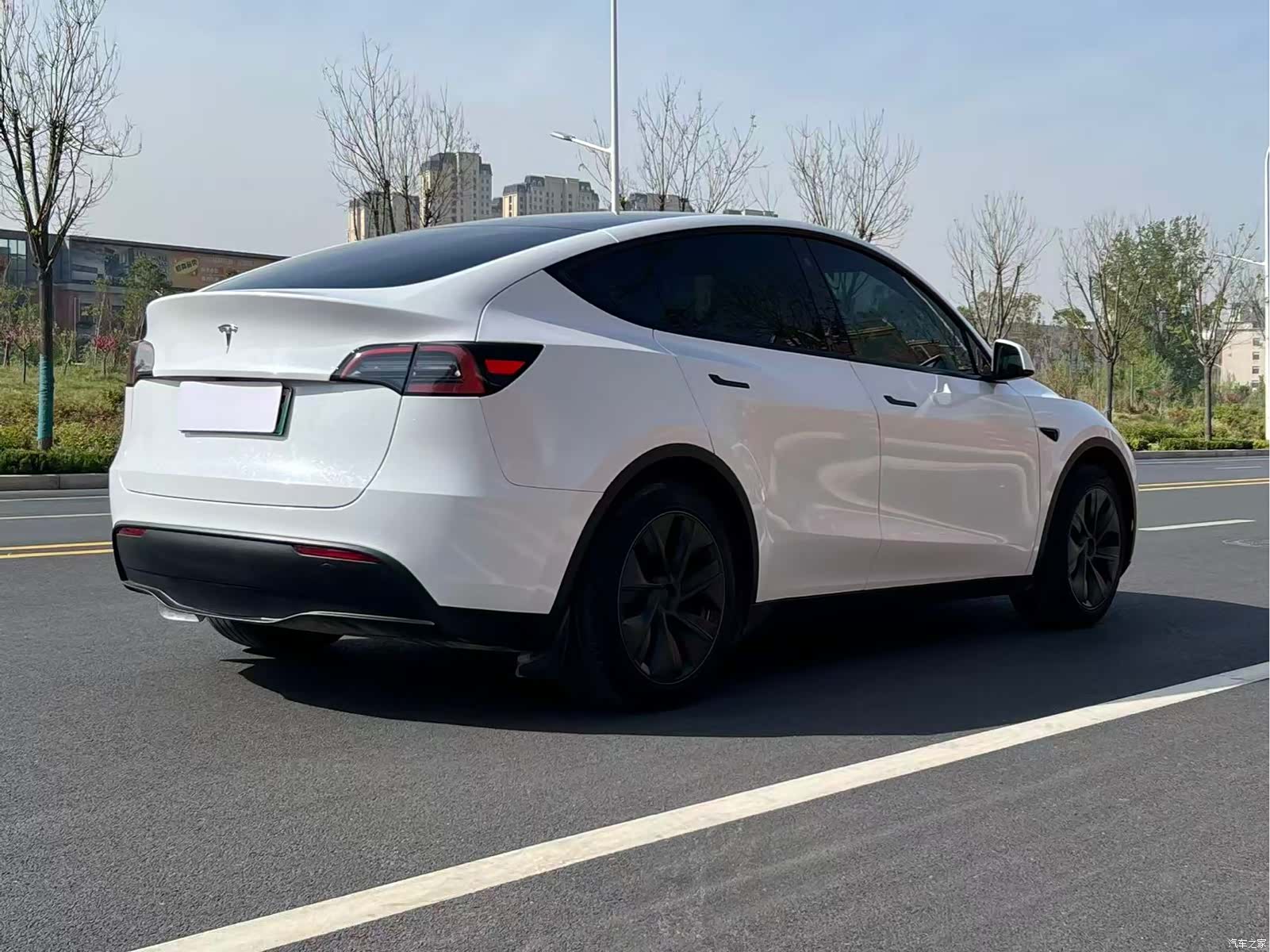 Tesla Model Y, 2024 6