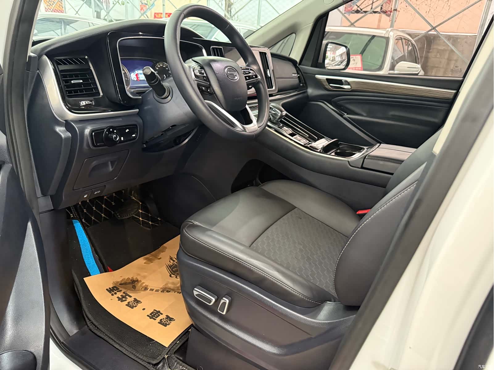 Trumpchi M8, 2023 10