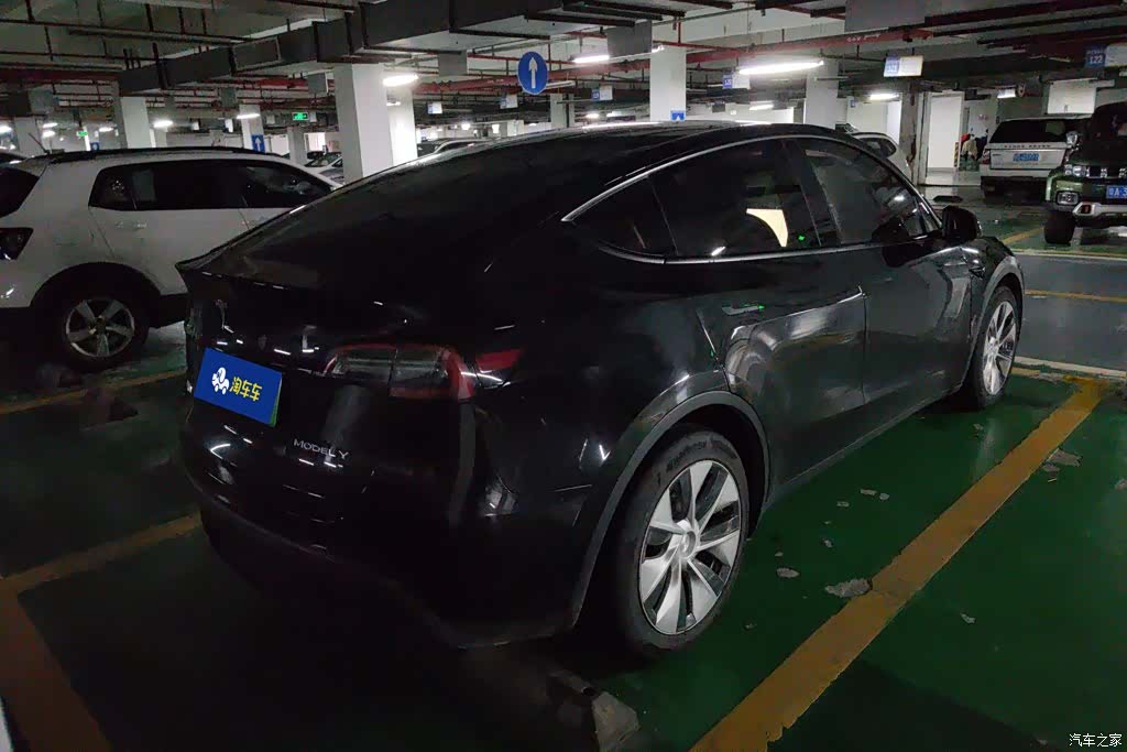 Tesla Model Y, 2021 3