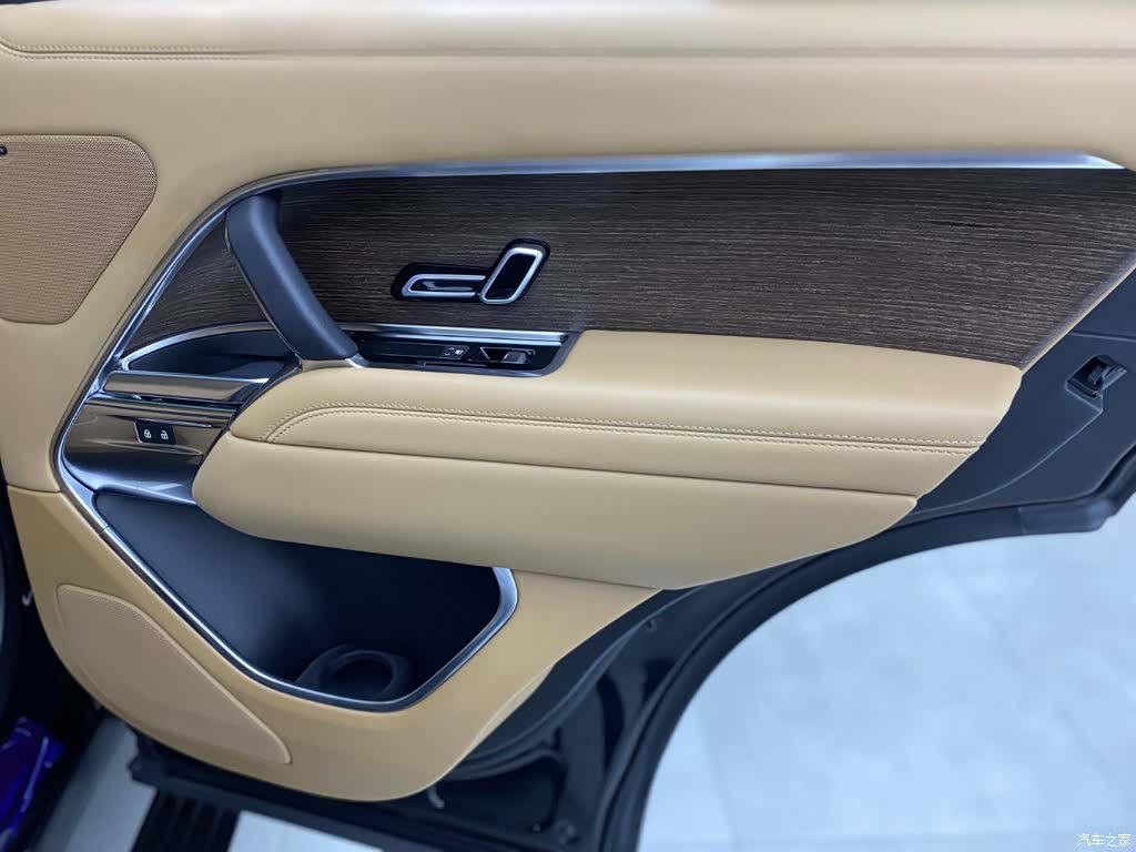Land Rover Range Rover, 2023 24
