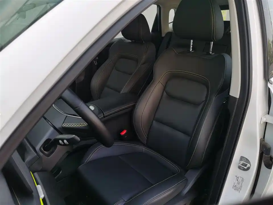 Exeed Chasing the wind