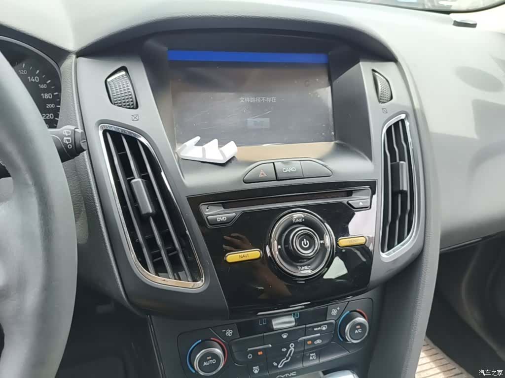 Ford Focus, 2015 9