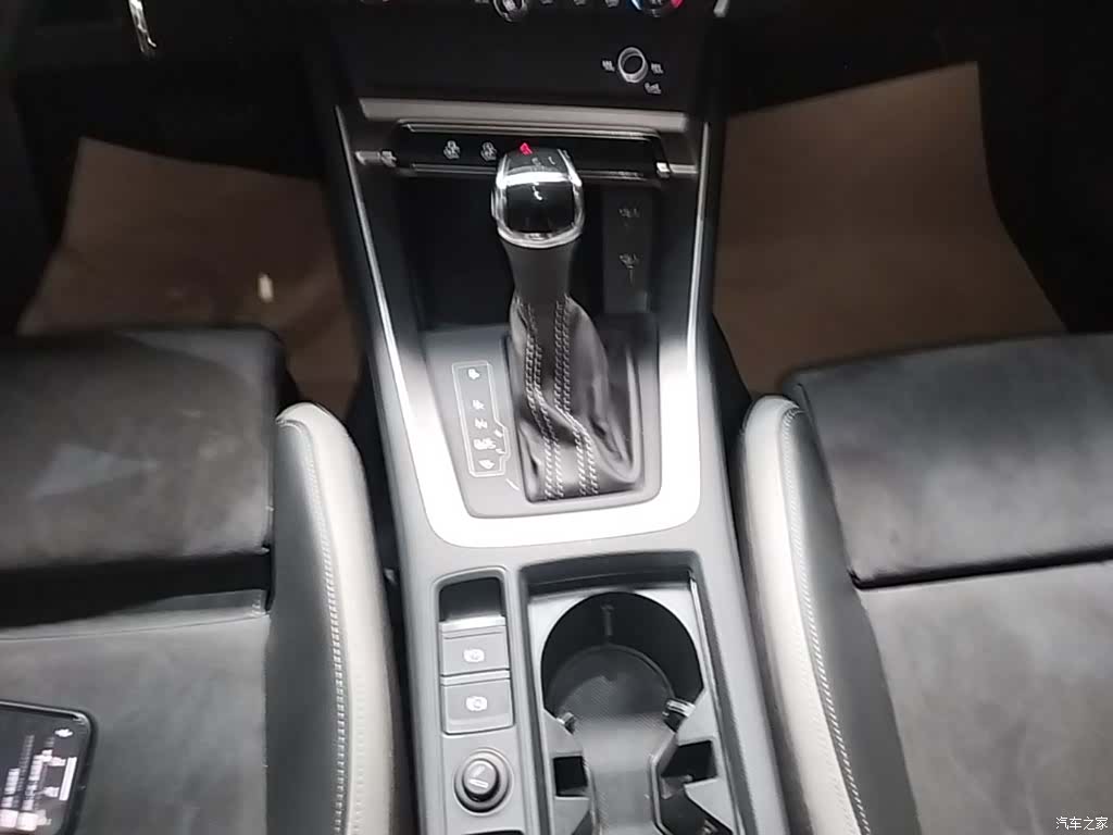 Audi Q3, 2019 14