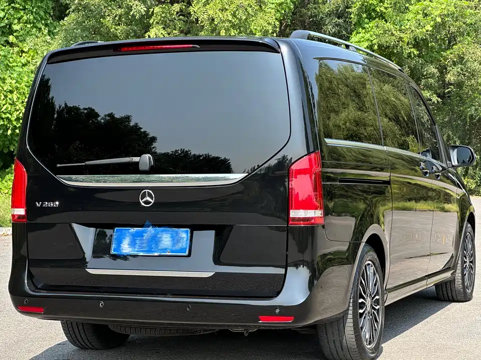 Mercedes-Benz V-class