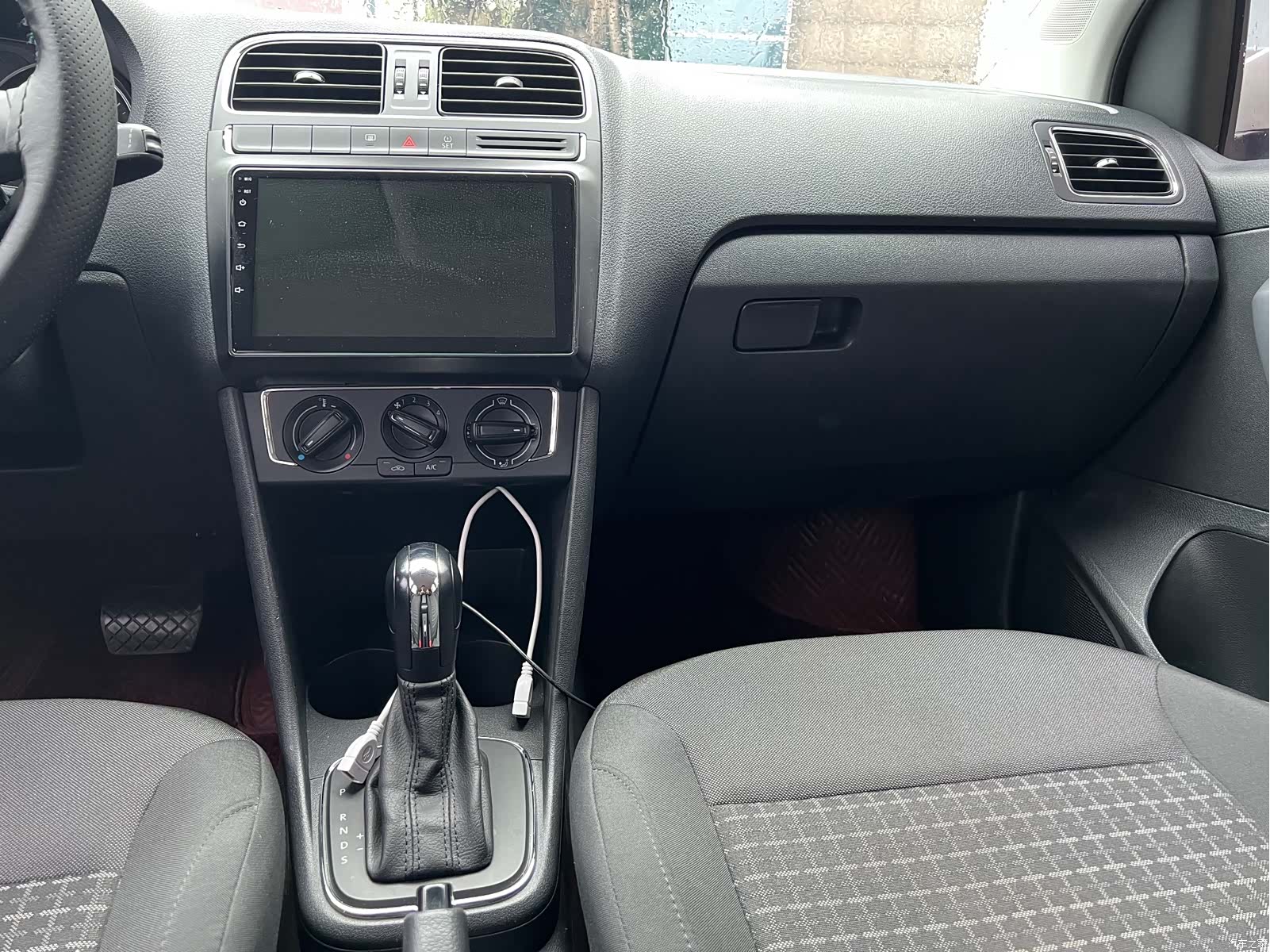 Volkswagen Polo, 2015 16