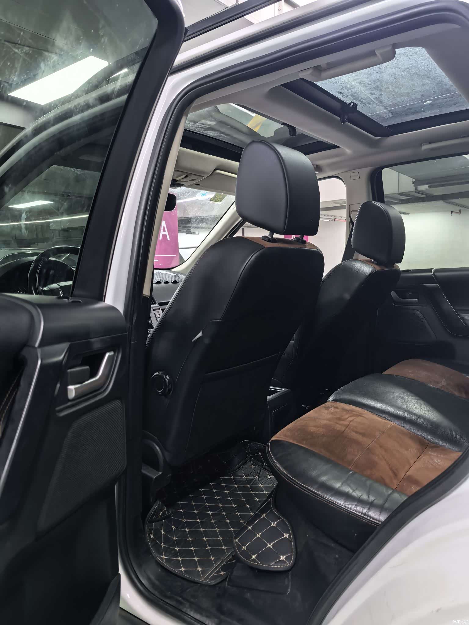 Land Rover i6, 2011 6