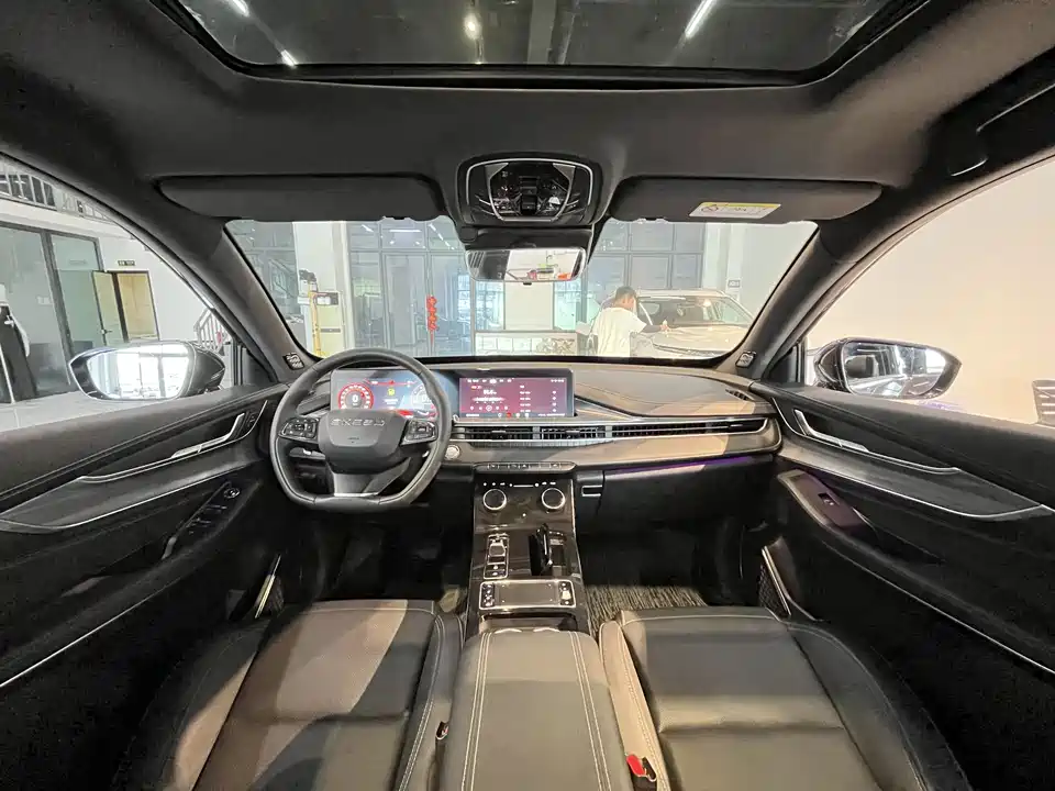 Exeed Chasing the wind