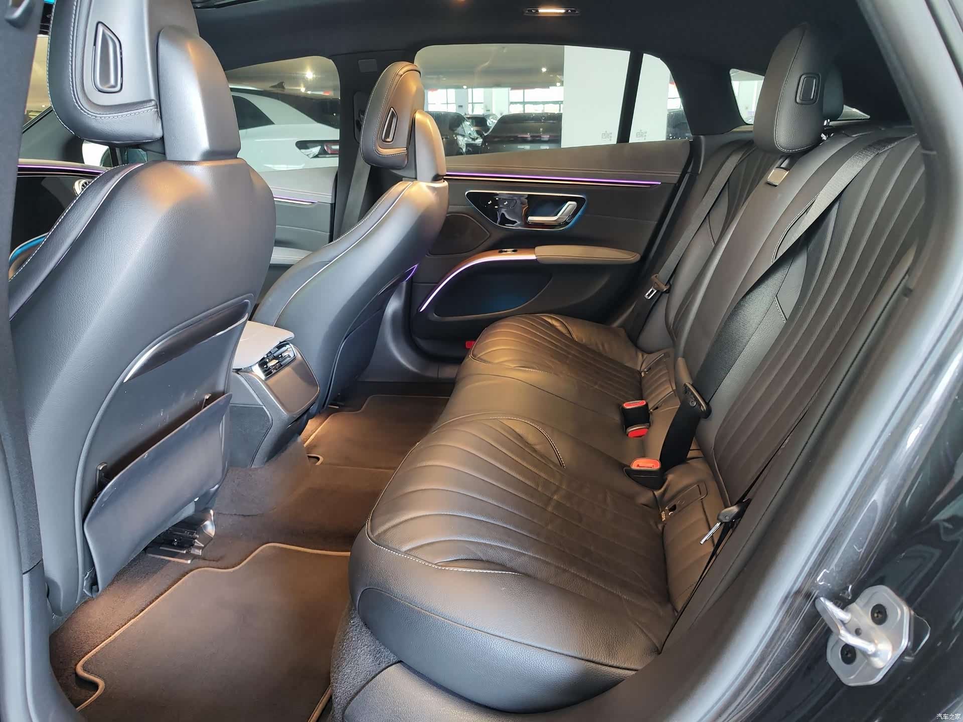 Mercedes-Benz EQS, 2024 4
