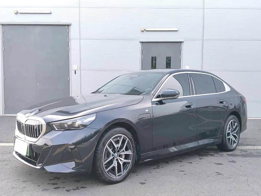 BMW i5