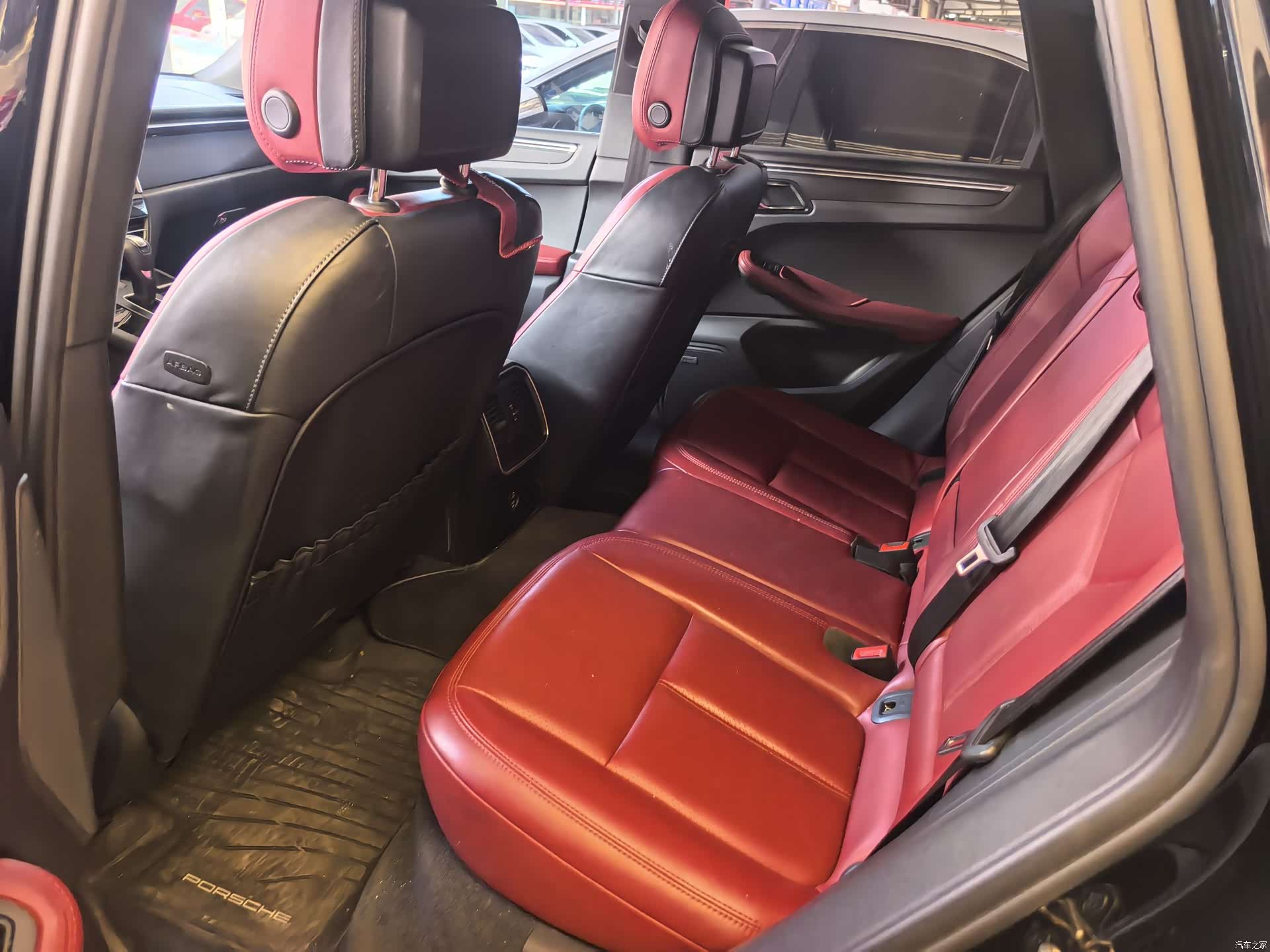 Porsche Macan, 2023 3