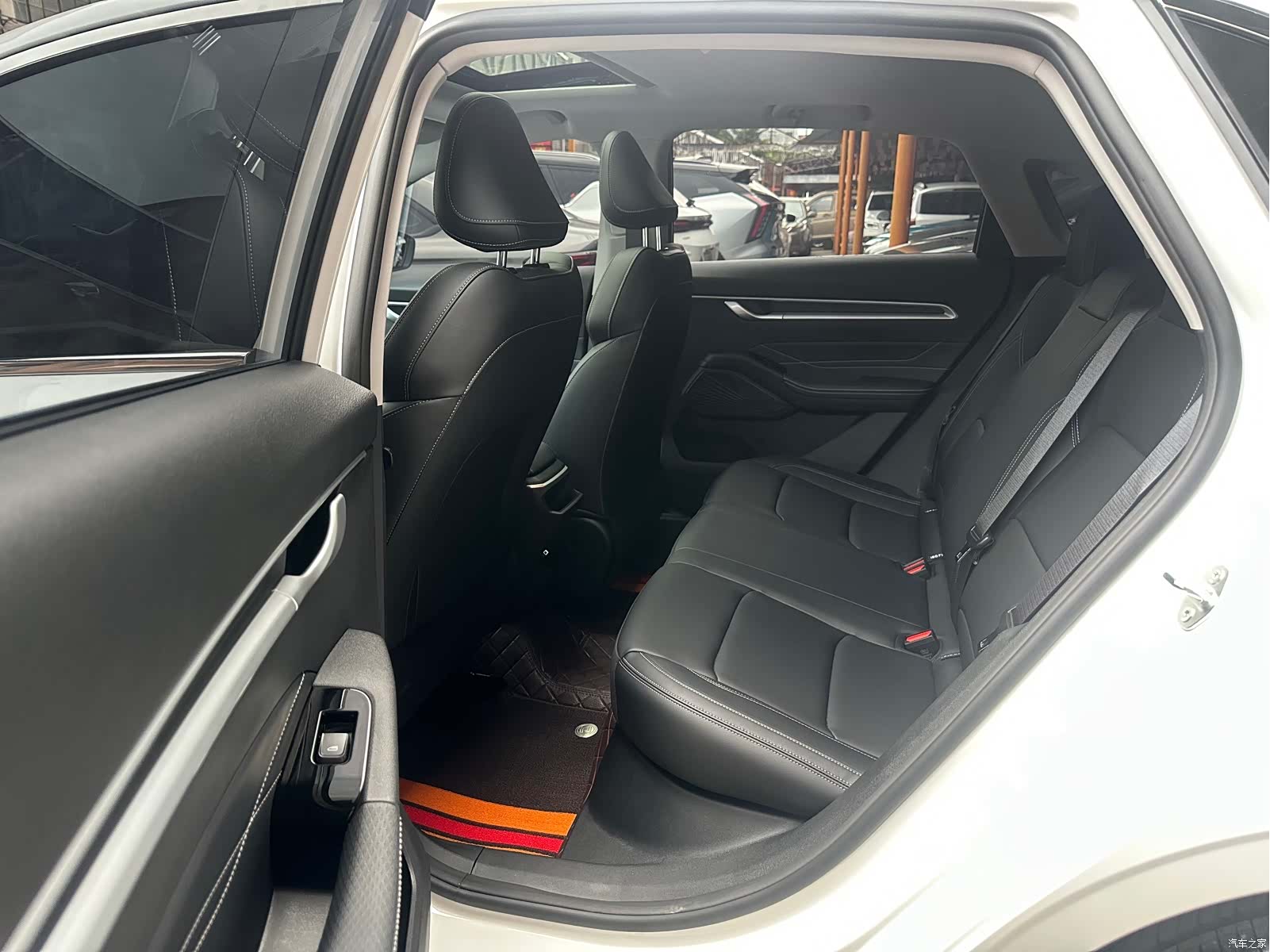 Geely Emgrand, 2026 8