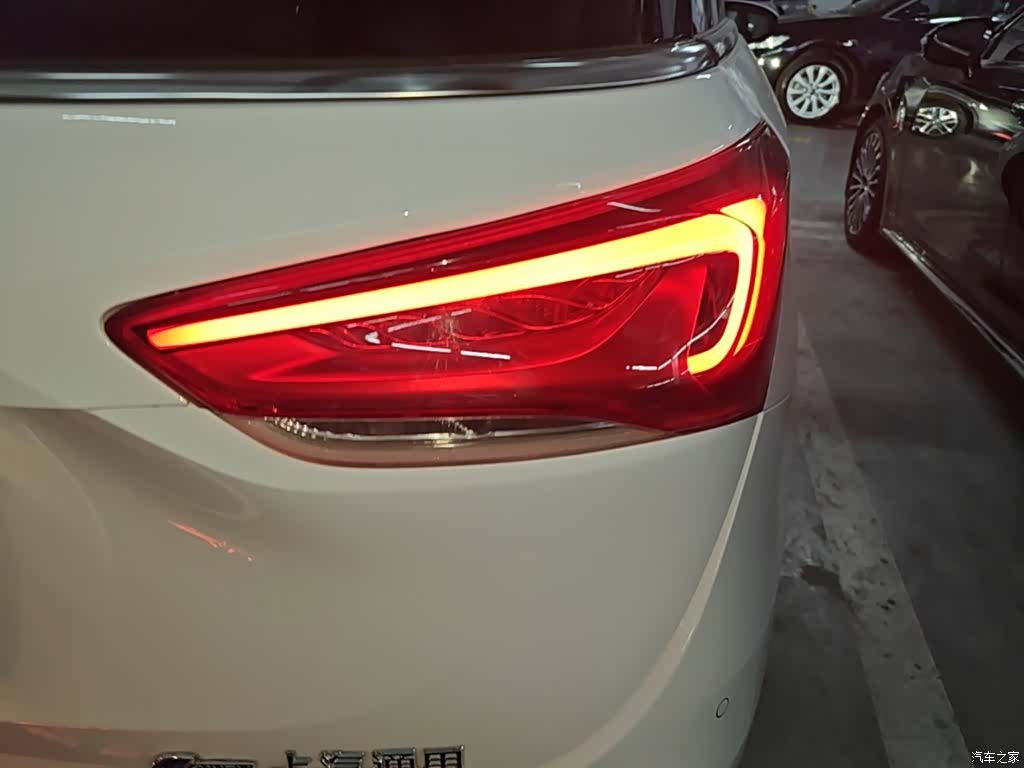 Buick GL6, 2022 8