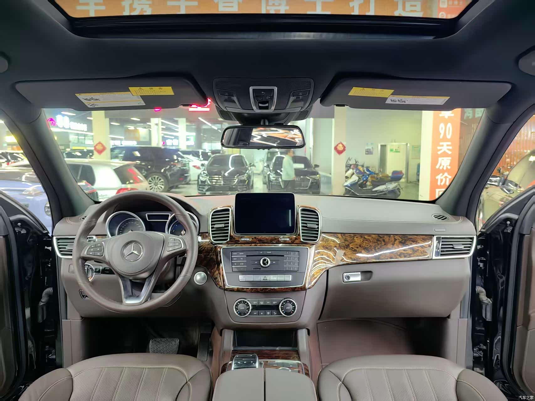 Mercedes-Benz GLS, 2018 4