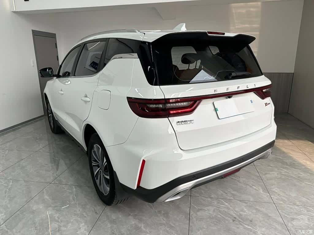Geely X6, 2022 4