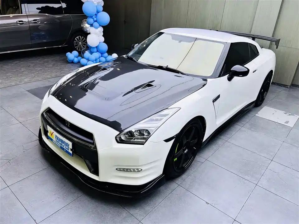Nissan GT-R