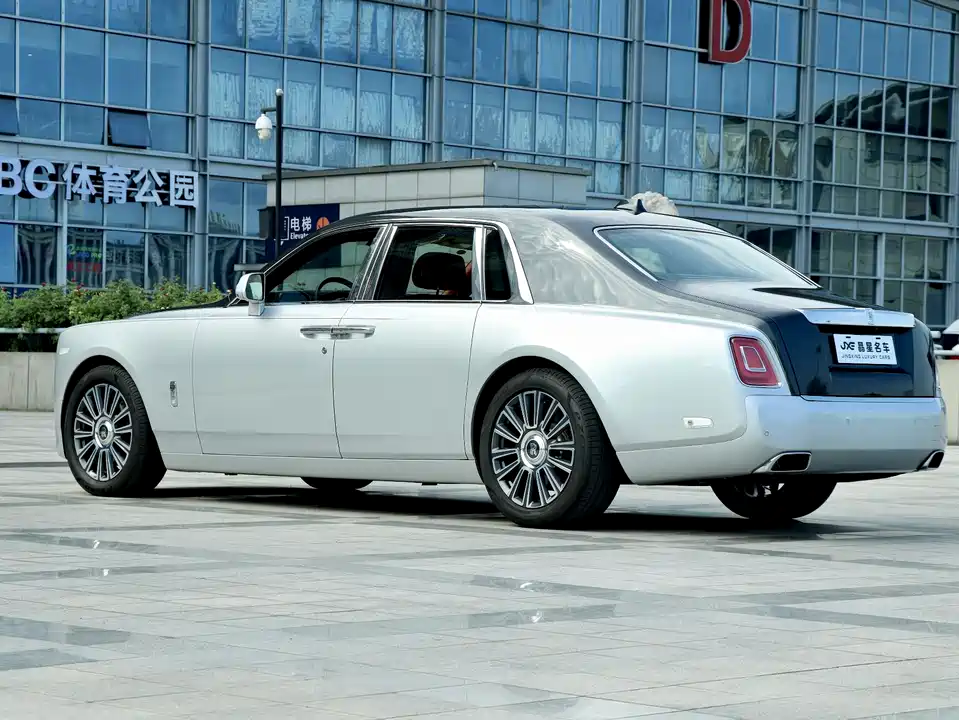Rolls-Royce Phantom