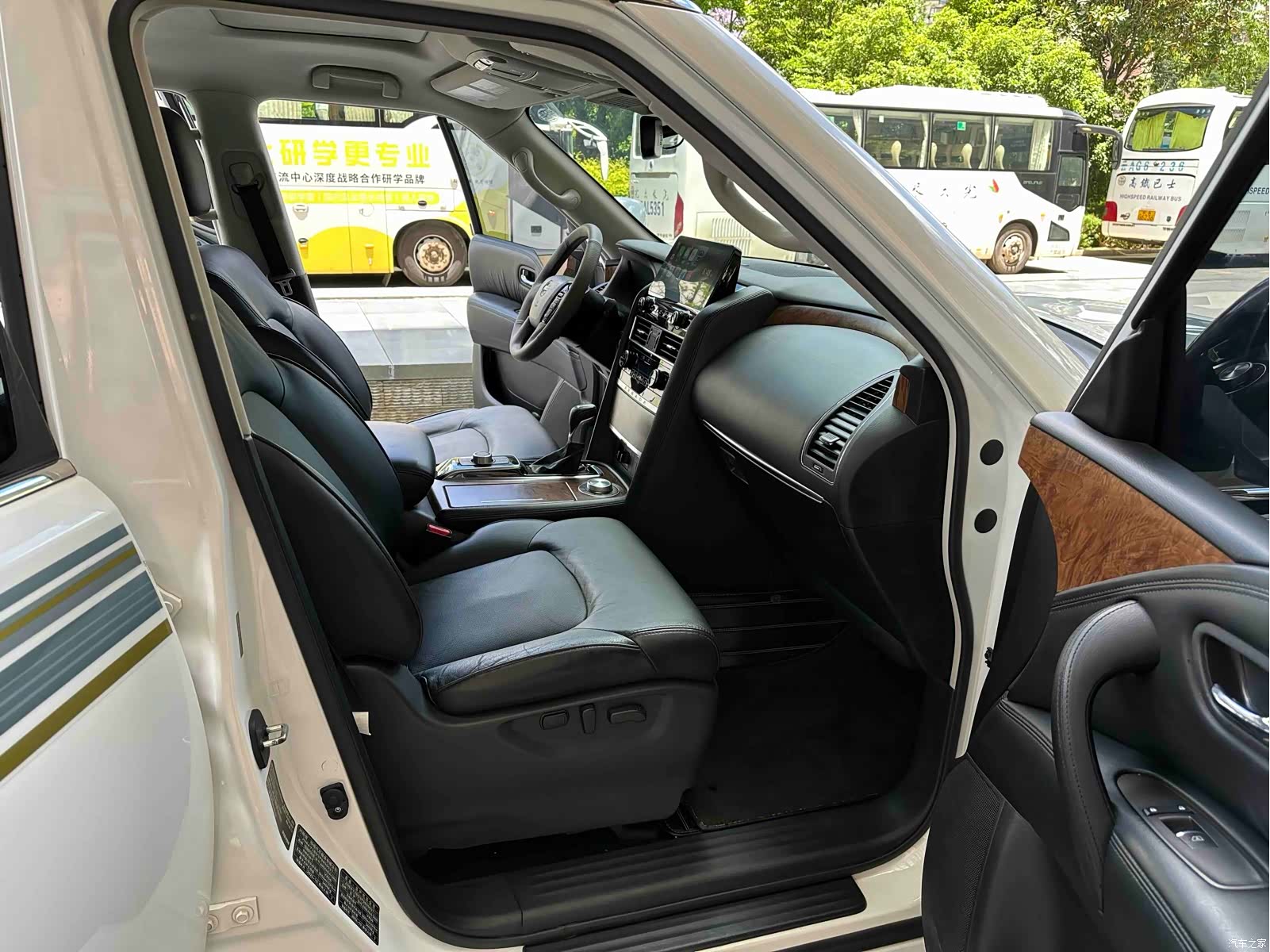 Nissan Patrol, 2023 15