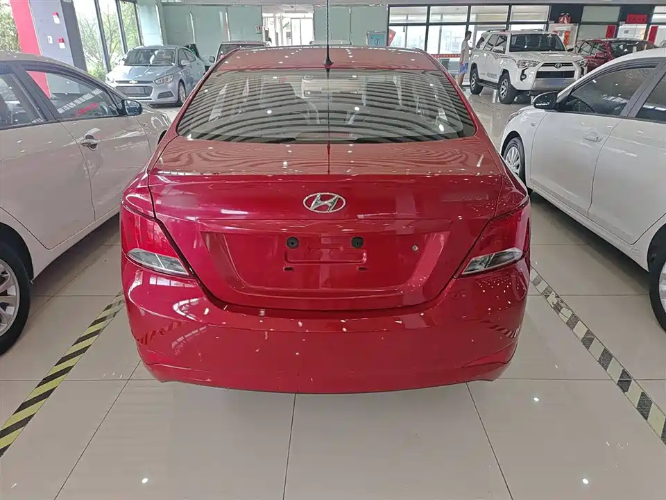 Hyundai Rena