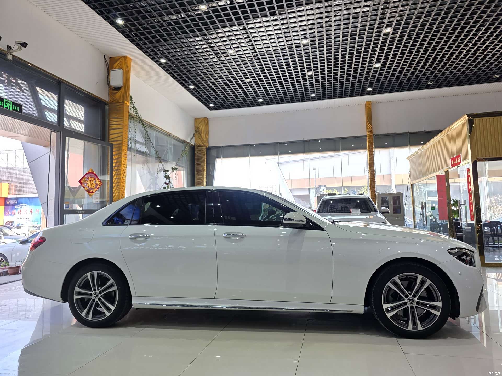 Mercedes-Benz E-Class, 2022 4