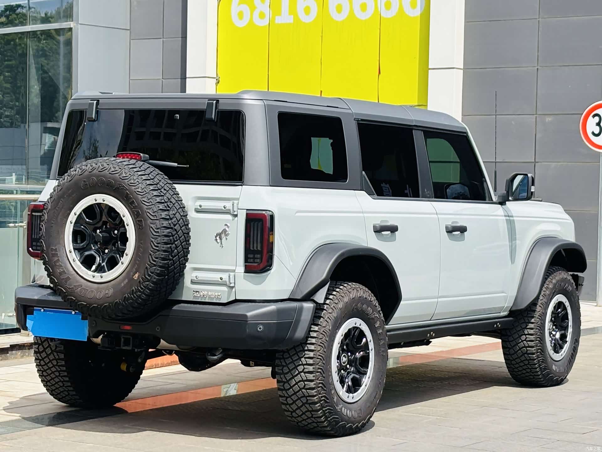 Ford Bronco, 2024 6