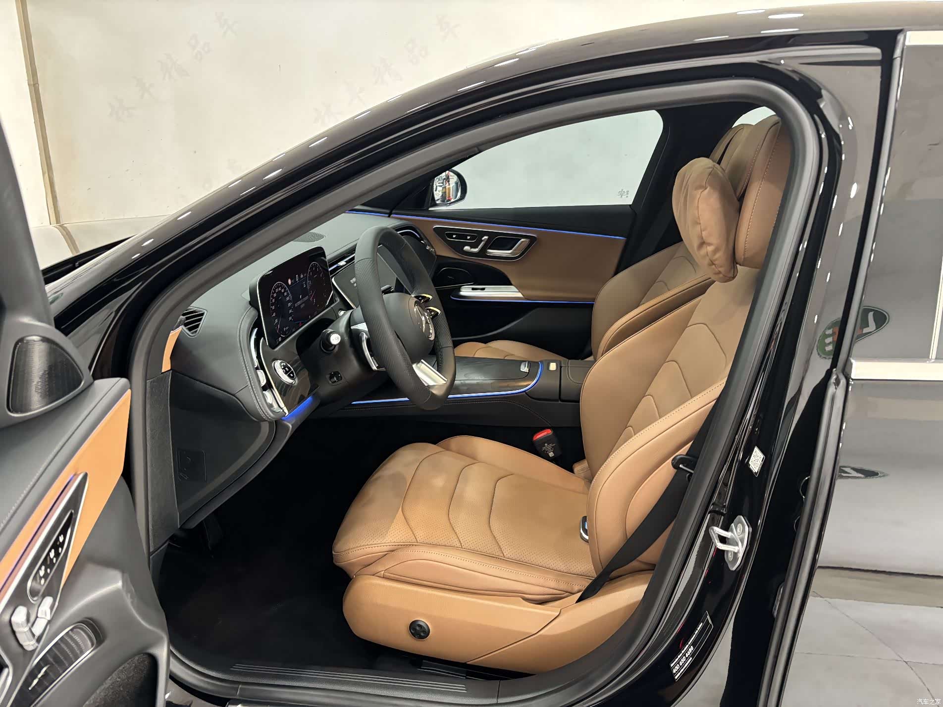 Mercedes-Benz E-Class, 2025 13